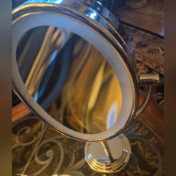 Elegant Silver Vanity Mirror With Magnification Side Plug In - Picture 4 of 5